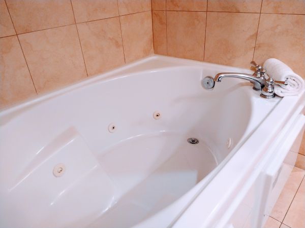 Cost of Jetted Tub Replacement in Wesley Chapel