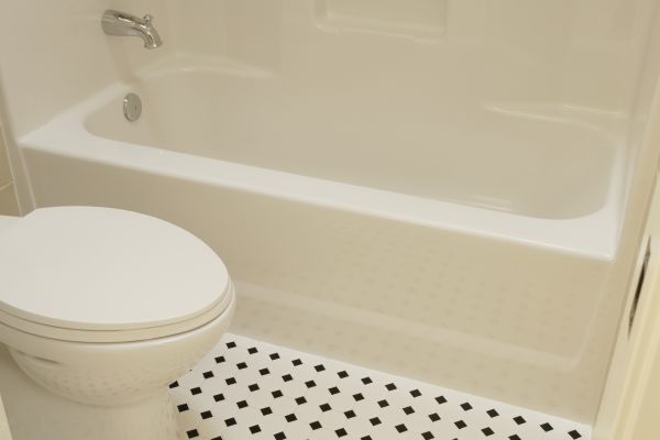 Cost of Fiberglass Tub Replacement in Wesley Chapel