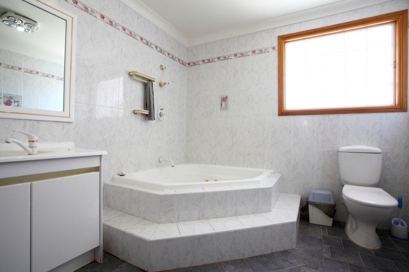 Top Bathtub Installation Companies in Thonotosassa, FL